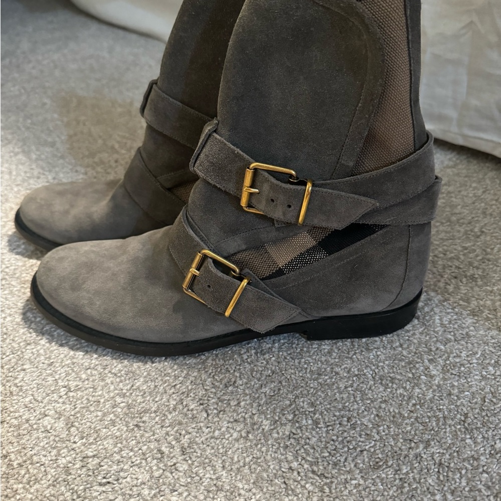 Burberry suede boot ๐ - Picture 10 of 11